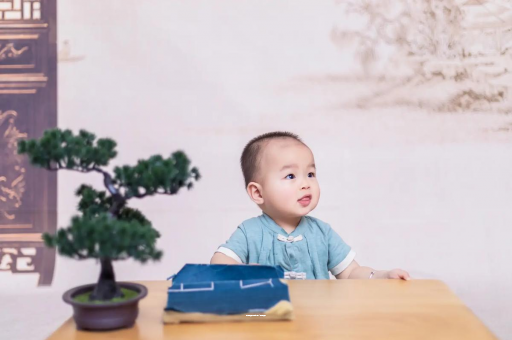 吉安宝宝几个月用拉拉裤 吉安宝宝几个月用拉拉裤